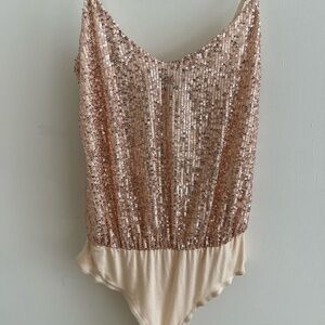 4SI3NNA Sequin Bodysuit in Rose Gold and Cream